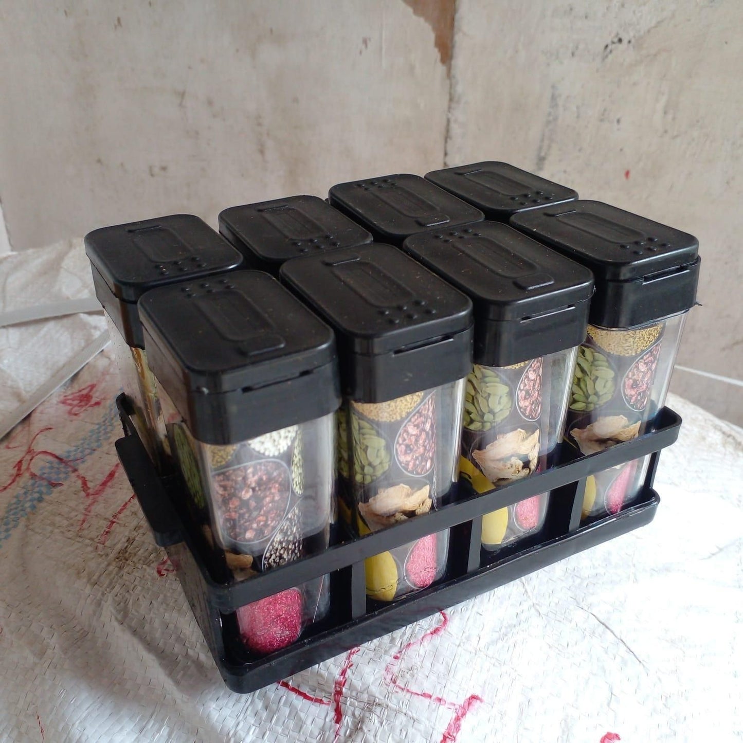 Compact 6-in-1 Spice Storage Container Set with Rotating Stand