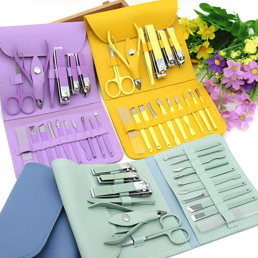WOMEN’S TRAVEL MANI‑PEDI NAIL KIT – 10‑IN‑1 | LoopCarts